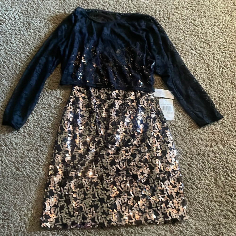 NWTs Junior (City Triangles) Brand party dress black with copper sequins. Sz M